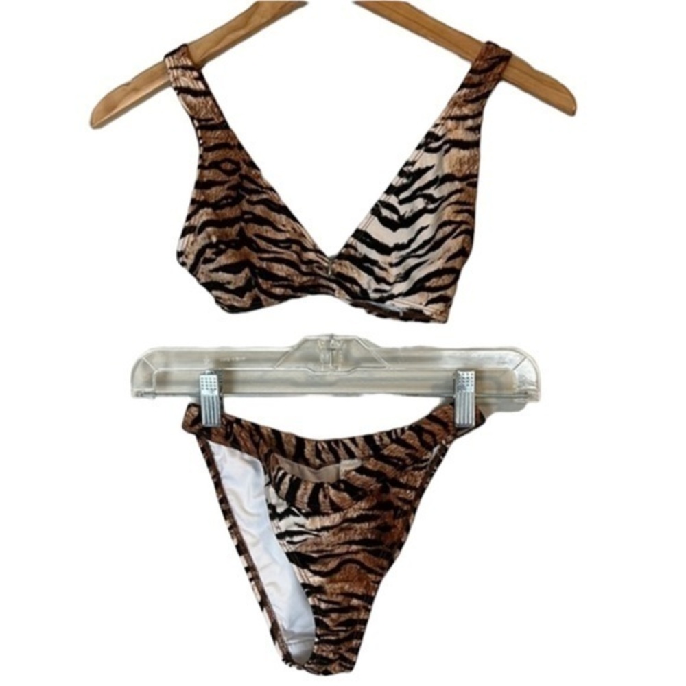 ASOS swim size 2 bottom/4 top